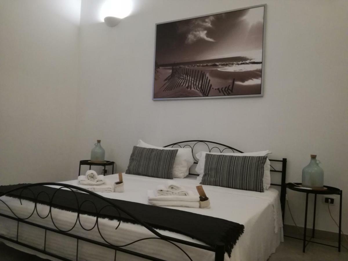 Suite Al Ponte 2.0 Taranto Bagian luar foto